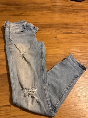 American Eagle Women's Distressed Jeans